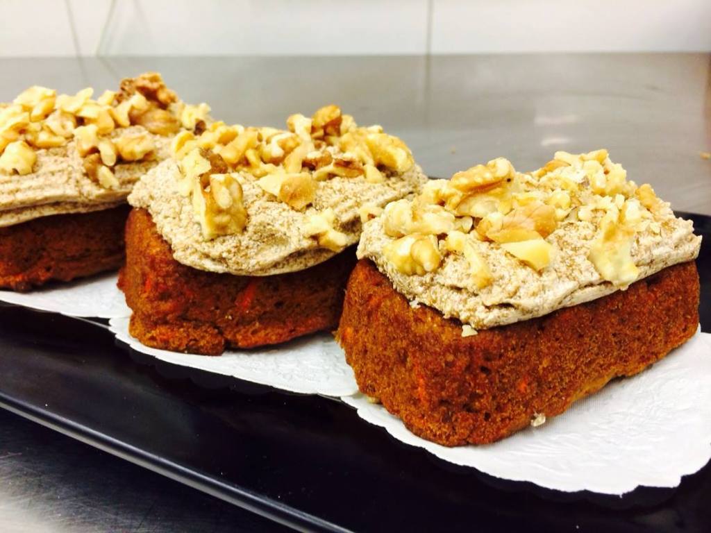 carrot cake bars maple walnut frosting